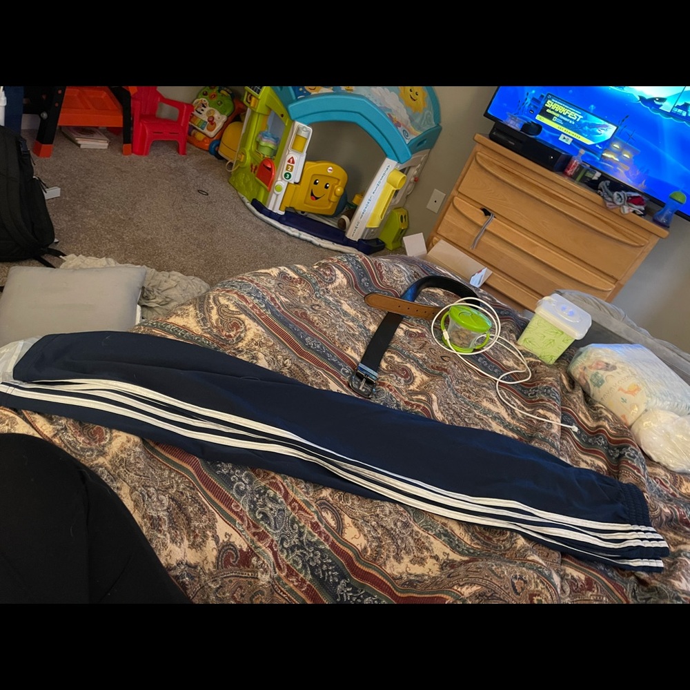 Athletic pants